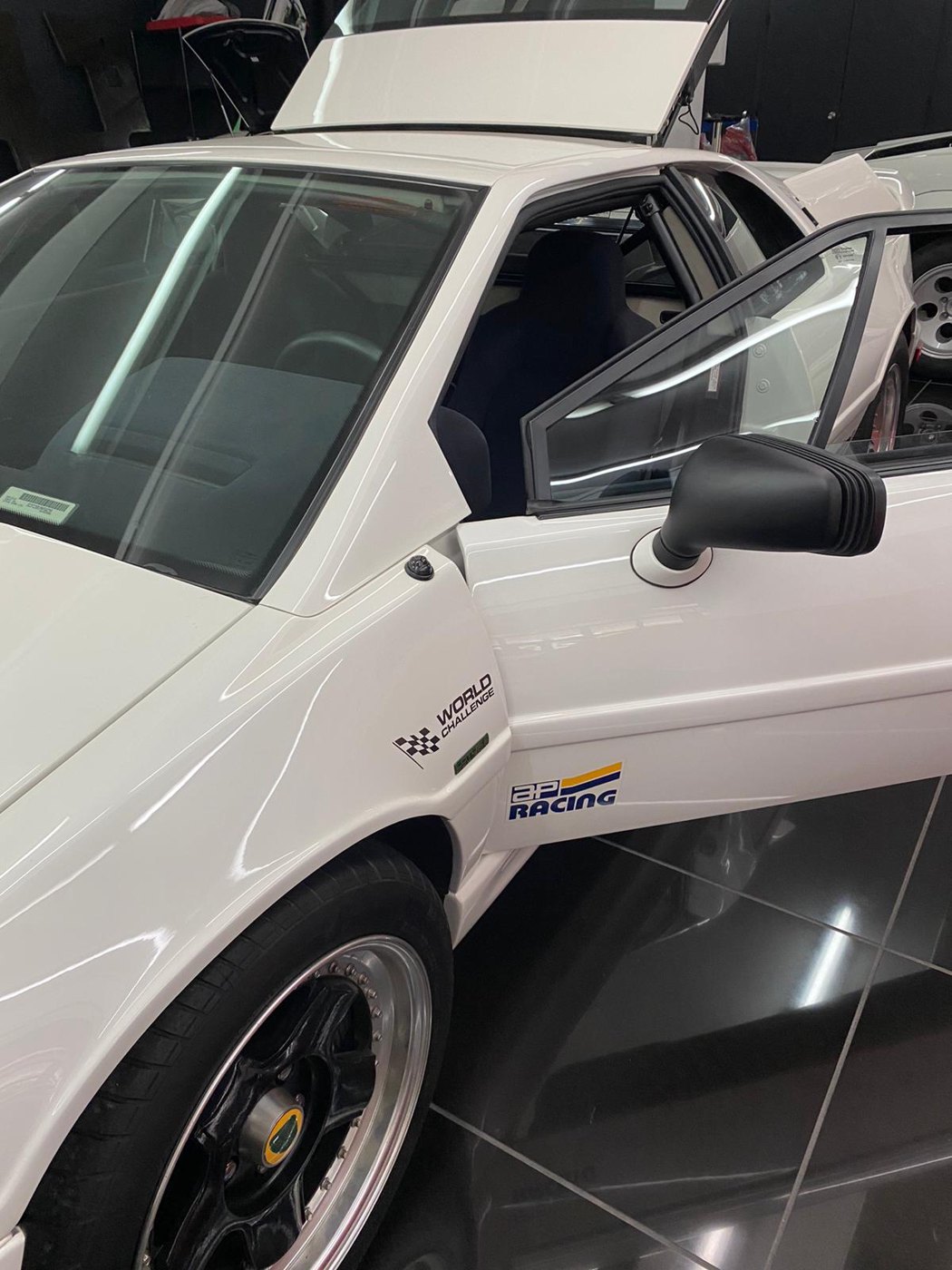 Lotus X180R No. 4, Lotus Esprit X180R